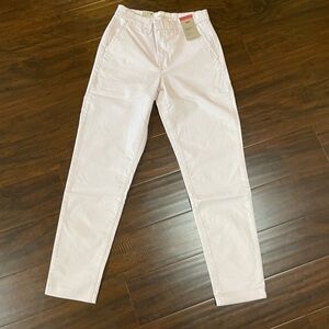 Levis Essential Chino pants